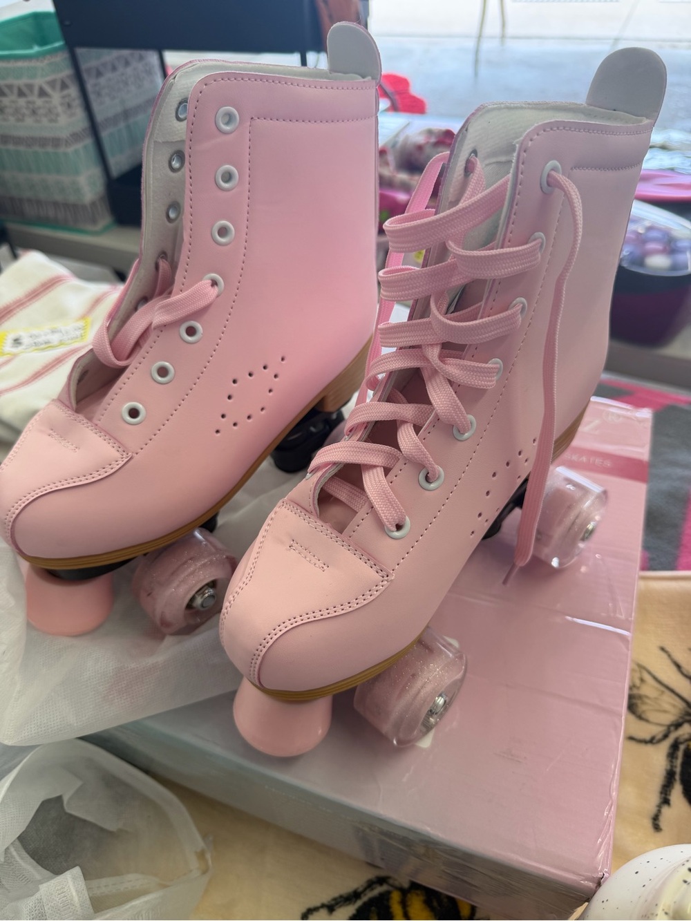 Classic Pink Retro Roller Skates - Women's High-Top